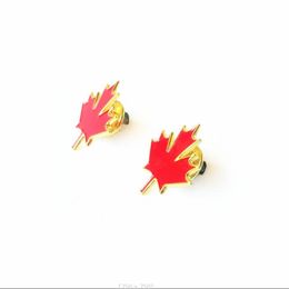 Canadian Maple Leaf Emblem Cultural Goods Maple Leaf Pattern Metal Lacquer Brooch, Suit Butterfly Button Mini Brooches