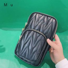 Best Selling Handbag Novel 80% Factory Wholesalehigh Quality Mobile Phone Bag for Womens Crossbody New Fashionable and Versatile Pearl Chain Small Shoulder Bag