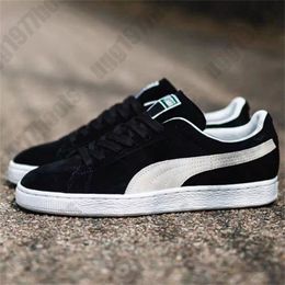 2023 Designer Low Top Casual Shoes Tennis Shoes Small White Shoes Retro Skateboard Black and White Green Red Leather Luxury womens mensCasual Sports Shoes EUR 36-44