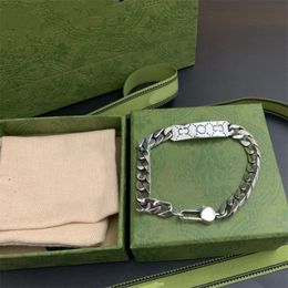 Skull Womens Designer Charms Bracelet de luxo para meninas adolescentes Trendy Tiktok Carve grossa Carta G Metal Ghosts Chain Chain Jewellry Mens Bracelets