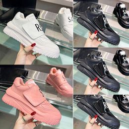 Men shoes Fashion women sneakers Fashion Trend Famous Brand pattern geometric leather shoes Lightweight damping outsole Walking Shoes casual shoes