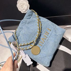 Camellia kadın mini 22 Crossbody Bag Matelasse ayarlanabilir zincir tasarımcı cüzdan alışveriş gezisi debriyaj gök mavisi işlemeli denim çiçek sevimli kart tutucu 23cm