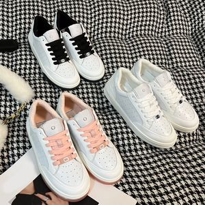 Tasarımcı Sneakers Kadın Lüks Ayakkabı Moda Platformu Sıradan Ayakkabı All-Match Stylist Sneakers Trainers Yürüyüş Park Yürüyüşü Ayakkabıları Beyaz Ayakkabı Nefes Alabilir