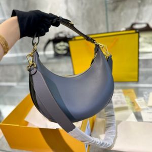 Tasarımcı çanta çanta omuz çantası tasarımcı çanta zinciri mini çanta lüks saf cowhide yarım ay çantası crossbody çanta klasik kadın çantası en kaliteli
