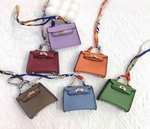 Moda lüks markalar mini çanta anahtarlık araba süsleri cazibe kolye anahtarlık aksesuarları küçük el yapımı sırt çantası dekorasyon hediyesi8409761