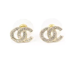 Mektup Küpe Saplamalar Kadınlar Moda Basit Tasarımcı Rhinestone Ear Ear Charm Street Party Mücevher Şanslı Altın Beyaz K C2338123