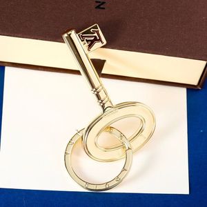 Moda Tasarımcı Tasarlanan Keychain Anahtarlık Alfabetik Tasarım Erkekler ve Kadınlar İçin El İşçili Metal Anahtar zinciri En Yüksek Kaliteli Serides Çanta