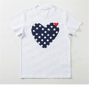 Marca de moda Garcons CDG camiseta Polka dot Designer amantes Mens mulheres amor coração com des jogar manga curta algodão unisex streetwear tripulação pescoço t-shirt tee tops quentes