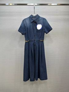 2024 Джинсовое женское платье с вышивкой и цепочкой, летние пляжные праздничные платья с короткими рукавами, женские платья 10526