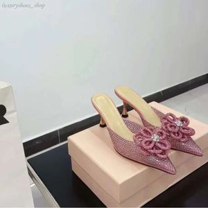 Terlik tasarımcısı yüksek lüks topuklu ayakkabılar klasik kristal dekorasyon kadın sandal gelinlik ayakkabıları kristal metal toka çiçekler seksi tasarımcı kadın sandaletler