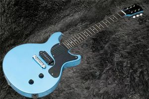 Vendita calda di buona qualità Double Cutaway DC TV blu Junior Chitarra elettrica Sintonizzatori a linea singola Tortoise Battipenna singolo strato Dog Ear Nero P90 Il pickup può essere personalizzato