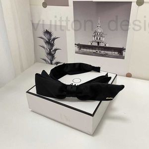 Box C068 C-Litter Kız Tasarımcıları Big Bowknot Moda Siyah Kaliteli Kadınlar Süper Güzel Saç Aksesuarları NWPL