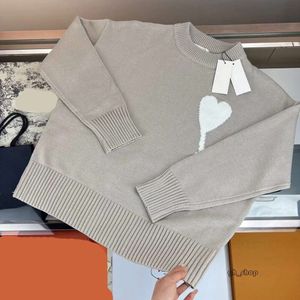 Tasarımcı Amis Paris Sweater Erkekler Kadın Moda Bir Kalp Desen Yuvarlak Boyun Örgü Sweatshirts Lüks Marka Sevgilisi A-Line Küçük Kırmızı 1365