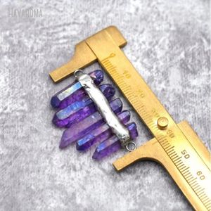 Anhänger Halsketten 10 Stück gelötet abgestufte freie Form handgefertigter Schmuck Titanfarbe unregelmäßig facettiert lila klarer Kristall PM29789