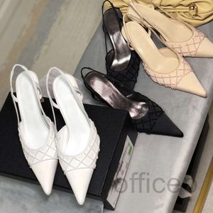 Sivri ayak parmağı elbise ayakkabıları sandalet tasarımcısı kadınlar yeni klasikler yüksek topuk sandalet beyaz siyah seksi pompalar düğün gelin ayakkabıları moda düşük çıplak topuklu ayakkabılar