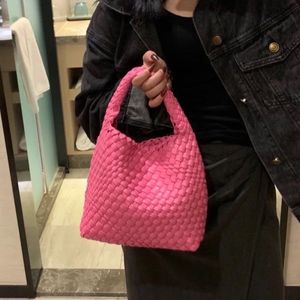 Modaya uygun kadın erkek çanta tasarımcısı dokuma küçük tote çanta yeni büyük kapasiteli sebze sepet torbaları hediyeler csd2401084-12