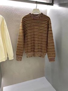 Erkek Sweaters 2024 Kış Moda Hakı Haki Yüksek Kaliteli Malzeme Örgü Zanaat Klasik Yuvarlak Boyun Külot Kükredmiş Sweater