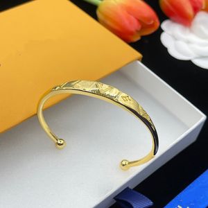 Kutu Designer Moda Takı Bilekleri ile Gold Charm Sliver 925 STERLING Gümüş Bilezikler Çapraz Bangle Kadınlar İçin Lüks Doğum Günü Hediyesi
