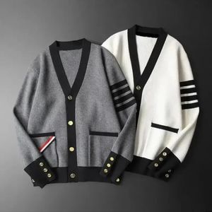TB Image shop мужской кардиган-свитер, повседневная вязаная куртка с v-образным вырезом, осенняя контрастная шерстяная полоска с четырьмя полосками 240108