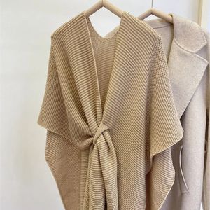 Однотонный зимний треугольный шарф, женская шаль, сохраняющее тепло, лоскутное одеяло, женские вязаные пончо из пашмины для женщин T185 240108