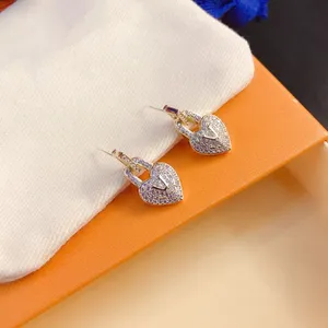 Tasarımcı Yonca Studs Küpe Vintage Dört Yaprak Clover Charm Stud Küpeler Geri Tasarımcı Küpeler Kadınlar İçin Altın Çıtçıtlar Düğün Takı Hediyesi