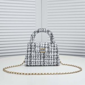 Bolsa de ombro feminina de designer de alta qualidade, bolsas de luxo de alta qualidade, tecido de lã clássico, logotipo de metal e corrente de metal, bolsa muito delicada