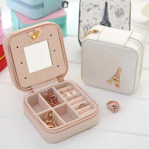 Moda barata feminina mini caixa de jóias viagem organizador de maquiagem caixão de couro falso com zíper barato estilo clássico caso de jóias