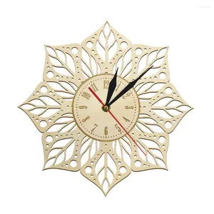 Orologi da parete Orologio con decorazioni in legno con fiocchi di neve Inverno Natale Vacanze sulla neve Orologio moderno con taglio geometrico silenzioso a taglio laser