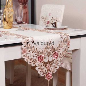 Masa Runner Table Runner yemek masası koşucuları Avrupa işlemeli püskül masa bayrağı masa kapağı fincan mat pembe çiçek afiş ped tv kabine.