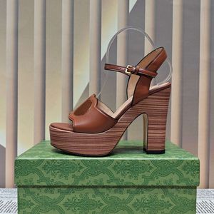 Tasarımcı Elbise Ayakkabı Kadın Yüksek Sandalet Deri Kilitleyen 12 cm Ahşap Yüksek Topuklu Parti Ayakkabıları Kutu 507