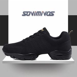 Soft Sole Men Shoes Sports Anti-skid Square Dance Shoes Sneakers Net Jazz Shoes Fitness Team Performance Shoes 240116