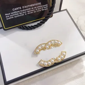 Pin Marka Tasarımcı Mektubu Broşlar Kadın Lüks Rhinestone Crystal Broş Takım Pin 18K Altın Kaplama Broşe Moda Takı Aksesuarları