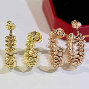 Çatışma Serisi Helix Küpe Kadın Tasarımcı Saplama Sarı Metal Altın Kaplama 18K T0P Kalite En Yüksek Sayaç Marka Tasarımcısı Lüks Kutu 002