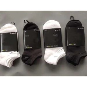 Erkekler için çoraplar SHOW SOCK Pamuk Malzemesi İç çamaşırı Sporları Atletik Geometrik Desen Pamuk Moda Günlük Bahar Sonbahar Black White 638