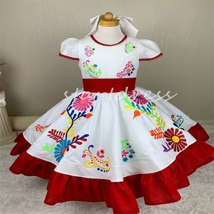 Prenses Charro Meksikalılar Çiçek Kız Elbiseleri 2024 O boyun kısa kollu nakış çocuk