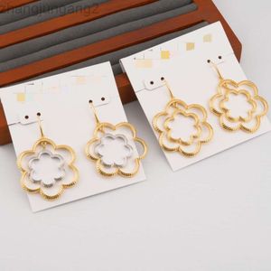 Tasarımcı Kendrascott Neclace Takı K Mücevherat İçi Doublelayer Küpeler Dokulu Bakır Alaşımlı Elektrokürlü Orijinal Altın Küpe ve Kulak Kancası