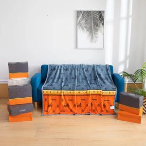 Cobertores de designer de luxo 150*200cm carta impressão cobertor de flanela para cama decoração do quarto cobertor com caixa de presente