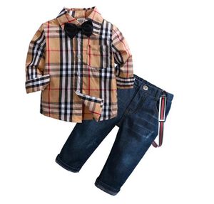 Bebek Bebek Giysileri Sonbahar İlkbahar Yenidoğan Bebek Setleri Bebek Giyim Beyefendisi Takım Ekose Gömlek Çat Bağlantı Askı Pantolonları 2 PCS Suit3956186