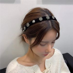 Корейские повязки на голову со стразами и снежинками для женщин, черные бархатные повязки для волос с жемчугом, обручи для макияжа, аксессуары для волос 240119
