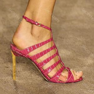 Дизайнерские сандалии Женская обувь Высокое качество из воловьей кожи с узким ремешком на шпильке высотой 10,5 см, высота 35-42 с коробкой Сандалии на металлическом каблуке золотого цвета