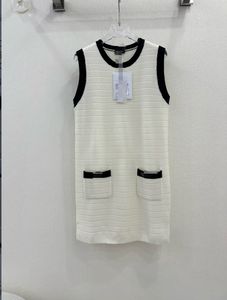 Chan 2024 Yüksek Kaliteli Tasarımcı Markası Erken Bahar Yeni Serisi Örme Tank Etek Kadın Elbise Coco Kız Doğum Günü Hediyesi Sevgililer Günü Hediyesi