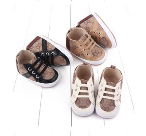 Primeiros caminhantes bebê designers sapatos recém-nascidos criança lona tênis menino menina sola macia berço 018mês gota entrega crianças maternidade dhbxt