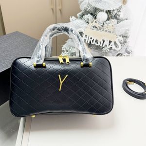 2024 kadın bowling omuz çantaları tasarımcı çanta lüks çanta çapraz gövdesi kozmetik çantası elmas çantası siyah kahverengi buzlu deri 5a