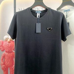 T Shirt Tasarımcı T-Shirts Lüks T-Shirts Renkli Tasarım Elbise Haikyuu Günlük Mektup Moda Moda Moda Stilleri Elbise Seyahat Giyim Elbise Siyah Beyaz Çift Tişört Çok İyi