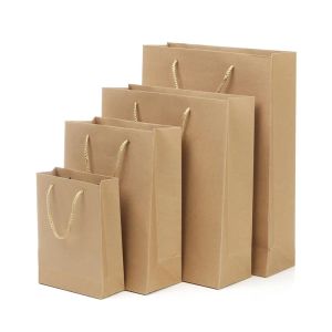 Großhandel 10 Größen Kraftpapiertüten Papier Geschenktüte mit Griff Braune Papiereinkaufstasche auf Lager BJ