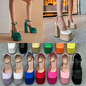2024 Sandalet Lüks Top Patent Yüksek Topuklu Yüksek Topuklu Yeni Moda Kadın Parti Ayakkabı Marka Seksi Elbise Ayakkabı Metter Mektup Topuk Düğün Ayakkabıları Düşük Fiyat