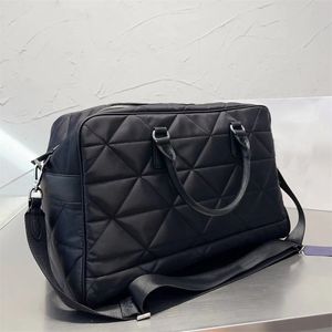 2024 Tasarımcı Duffle Bag Erkek Seyahat Çantası Crossbody Omuz Çantaları Bagaj Kadın Lüks Çantalar 5a