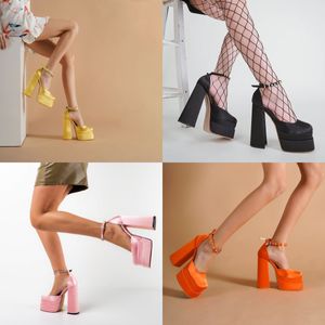 Sıcak Satış Elbise Ayakkabı Topukları Asma Kilit Nokta Çıplak Sandal Sivri Ayak Parçası Ayakkabı Kadın Tasarımcı Toka Ayak Bileği Üzüks High Topuk Sandals Düşük Fiyat