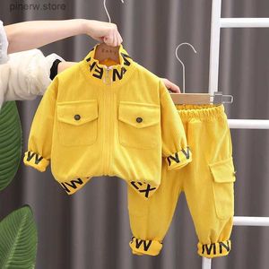 Giyim Setleri Çocuk Giyim 2024 Yeni Bebek İlkbahar Giysileri Çocuklar İçin Erkek ve Kızlar Mektup Ayakta Yatak Kurtarıcı Ceket Pantolon Pantolon Kıyafet Seti