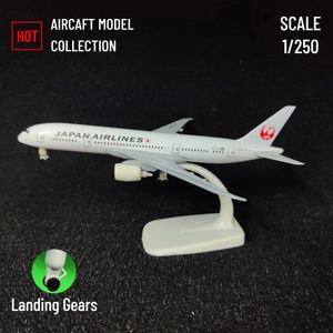 Ölçek 1 250 Metal Uçak Modeli Çoğaltma Japonya Havayolları B787 Airplane Havacılık Dekorasyonu Minyatür Sanat Koleksiyonu Çocuk Boy Oyuncak 240118